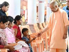 
      
      CM Yogi Adityanath extends condolences over Basti road accident 
      
      