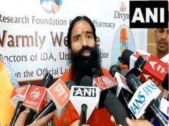 
      
      Yoga Guru Baba Ramdev pays tribute to Syama Prasad Mookerjee
      
      