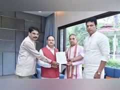 
      
      BJP's fact-finding team submits report of Kolkata gangrape case
      
      