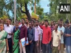 
      
      Tamil Nadu: Sanitation workers protest in Thoothukudi
      
      