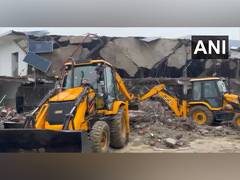
      
      UP administration continues action on Chhangur Baba's properties 
      
      