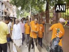 
      
      UP: Cleanliness drive conducted across Lucknow to mark Rajnath Si
      
      