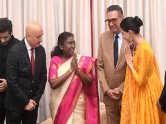 
      
      President Murmu attends special screening of 'Tanvi The Great'
      
      