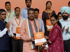 
      
      Dharmendra Pradhan distributes 201 appointment letters at Rozgar 
      
      