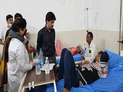 
      
      J-K: Anantnag Deputy Commissioner visits GMC, assures support
      
      