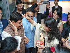 
      
      MP CM Yadav lauds Indian diaspora in UAE
      
      