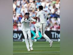 
      
      Sundar spins England into turmoil as India tightens its grip 
      
      