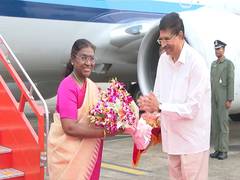 
      
      President Murmu visits Balasore victim in AIIMS Bhubaneswar
      
      