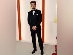 
      
      Andrew Garfield boards Luca Guadagnino's upcoming feature 'Artifi
      
      