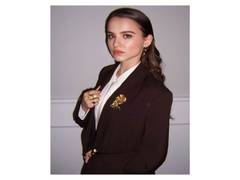
      
      Madeleine McGraw to star in 'SuperUnknown'
      
      