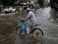 
      
      Pakistan: 6 killed, dozens injured as heavy monsoon rains lash 
      
      