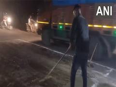 
      
      Gujarat: Navsari Municipal Corportation starts resurfacing work o
      
      