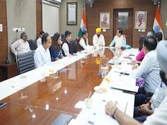 
      
      Punjab CM meets Pralhad Joshi
      
      