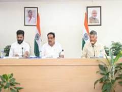 
      
      Jalshakti Minister holds meeting with Telangana, Andhra CMs 
      
      