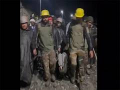 
      
      J-K: Indian Army responds swiftly to assist Amarnath yatris
      
      