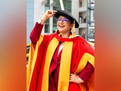 
      
      Manisha Koirala recieves Honorary Doctorate
      
      