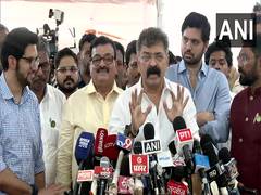 
      
      Maharashtra: Supporters of between BJP, NCP-SP clash 
      
      