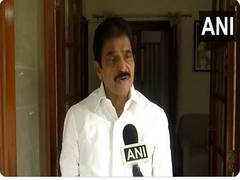 
      
      Congress backs Robert Vadra amid ED's heat
      
      