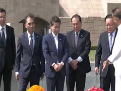 
      
      South Korean special envoys pay tribute to Mahatma Gandhi
      
      