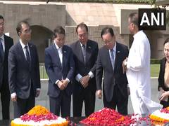 
      
      S Korea former PM Kim Boo Kyum on India visit
      
      