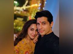 
      
      Kiara and Sidharth leave hospital with newborn for 'nani' house
      
      