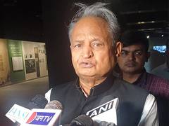 
      
      Ashok Gehlot slams ED's chargesheet against Robert Vadra 
      
      