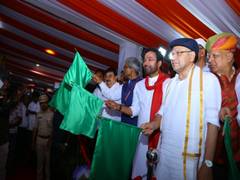 
      
       Ashwini Vaishnaw flags off Jodhpur train at Kacheguda Railway St
      
      