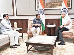 
      
      Vice President Jagdeep Dhankar meets Former CM Arvind Kejriwal 
      
      