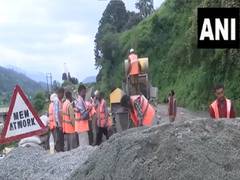
      
      BRO playing major role in construction of new roads in Rajouri 
      
      
