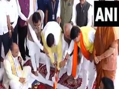 
      
      MP CM Mohan Yadav performs Bhoomi Pujan for construction of new M
      
      