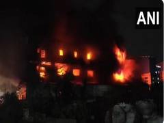 
      
      Fire at Vapi plastic factory
      
      