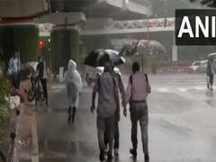 
      
      Rain lashes parts of Delhi; IMD predicts light to moderate shower
      
      