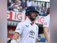 
      
      Duckett, Crawley give England solid start against India
      
      