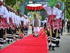 
      
      PM Modi signs guestbook, escorted to Maldives President's office
      
      