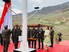 
      
      Tribute to soldiers, message to Pak: Indian Army hoists Tricolour
      
      