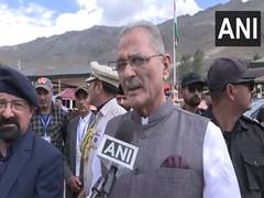 
      
      Ladakh Governor pays tribute to fallen soldiers on Kargil Vijay D
      
      
