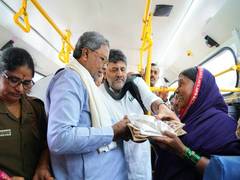 
      
      Aides of Siddaramaiah, DK Shivakumar clash at Karnataka Bhavan
      
      