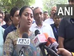 
      
       CM Rekha Gupta inspects road widening work in North West Delhi
      
      