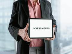 
      
      Trade deal uncertainty weighing on private sector investment: UBS
      
      