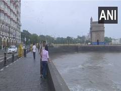 
      
      Heavy rainfall lashes Mumbai's Gateway of India and Marine Drive
      
      