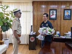 
      
      Mizoram: Newly appointed DGP Sharad Agarwal calls on CM Lalduhoma
      
      