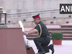 
      
      Lt Gen Pushpendra Singh lays wreath at National War Memorial
      
      