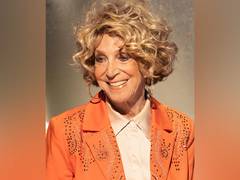 
      
      'Don’t Touch Me’ singer Jeannie Seely dies at 85
      
      