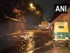 
      
      Rain lashes parts of Delhi, causes waterlogging in several areas
      
      