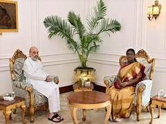 
      
      Union Minister Amit Shah calls on President Droupadi Murmu
      
      