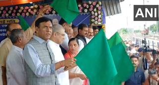 
      
      New train flagged off from Bhavnagar to Ayodhya
      
      