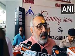 
      
      Giriraj Singh accuses Gandhi, Tejashwi Yadav of spreading 
