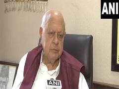
      
      “Real leader of people” NC chief Farooq Abdullah mourns Shibu Sor
      
      