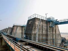 
      
      Commission holds KCR 