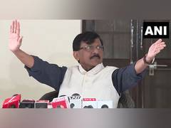 
      
      Shiv Sena (UBT) MP Sanjay Raut on Trump's tariff threat
      
      